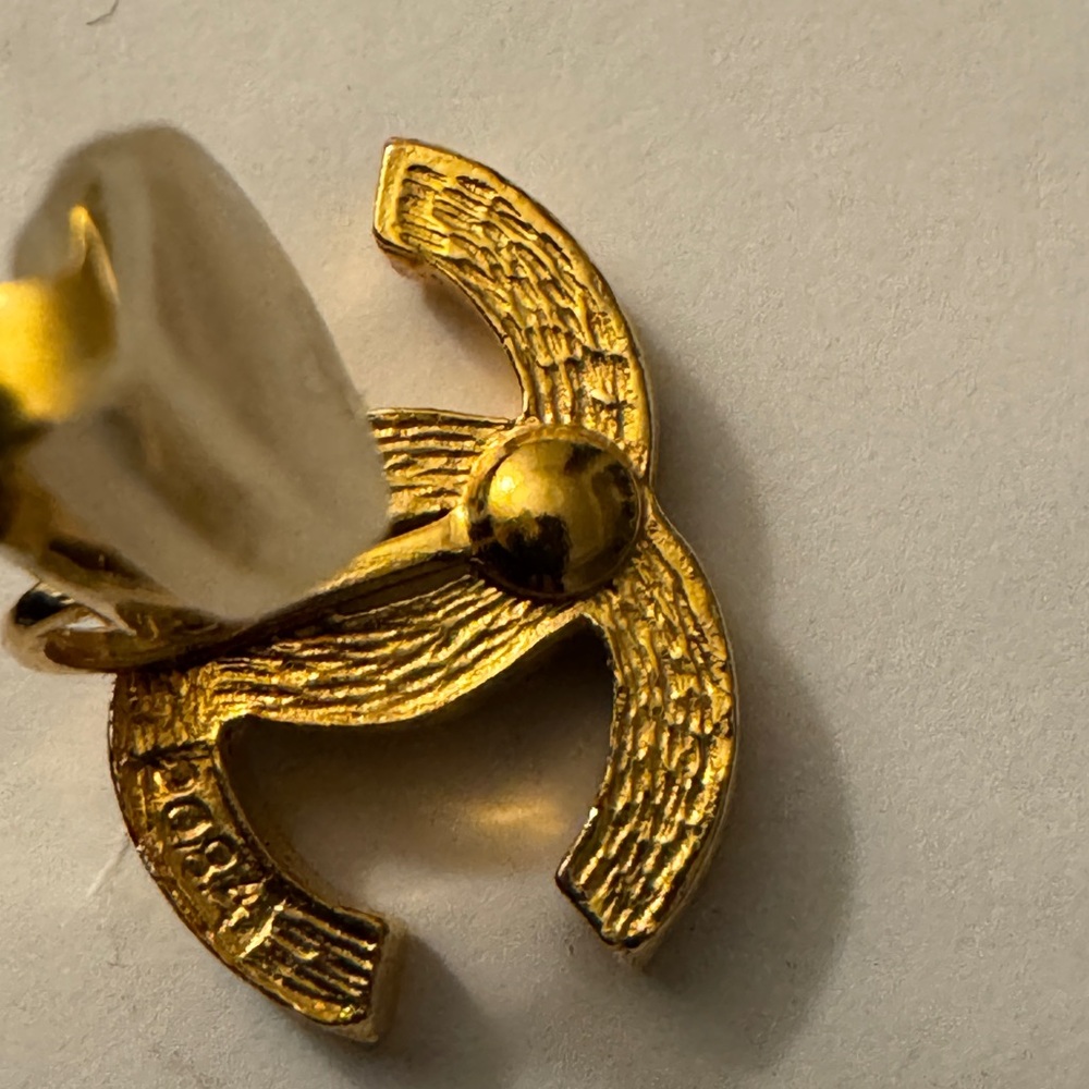 CHANEL Earrings Vintage CC Logo Crystal Clip On 24K Gold Plated Studs with Box - Picture 9 of 13